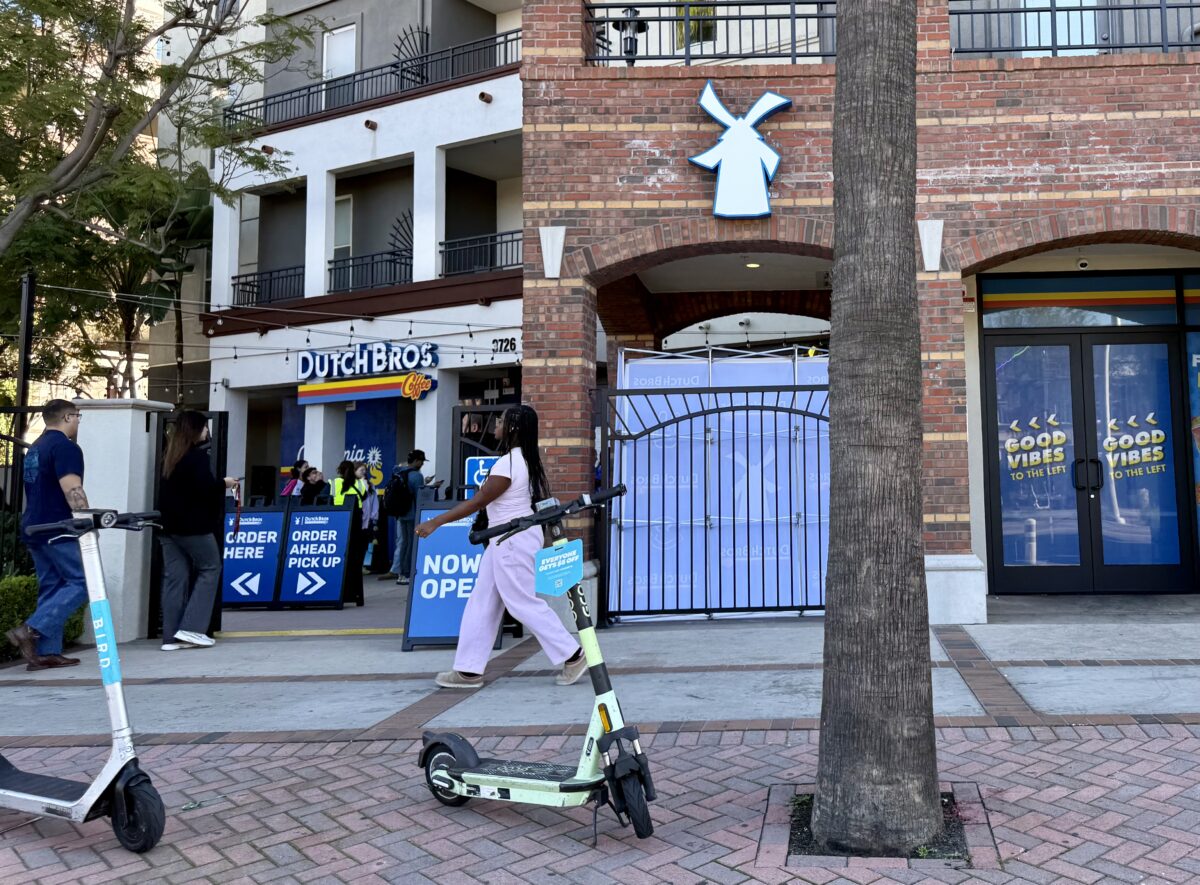 A cellist and a pianist perform at the showcase.